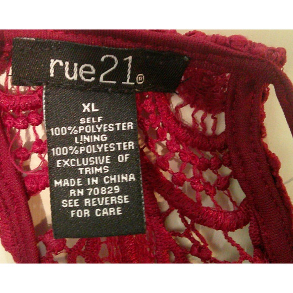 Womens Sz XL RUE 21 Machine Crocheted Crop Tank w/lining - Picture 3 of 3